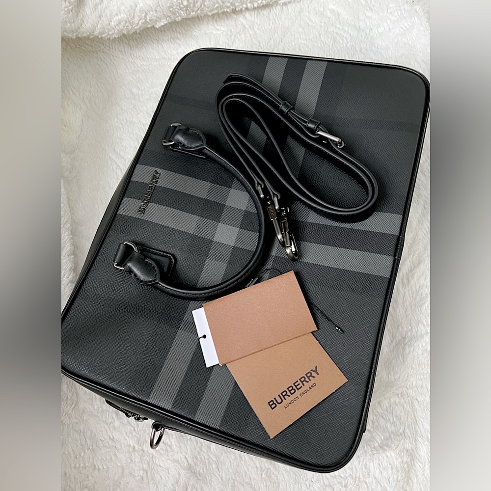 Super SALE ✨Authentic Burberry Ainsworth Briefcase /Laptop bag  💼 ❤️